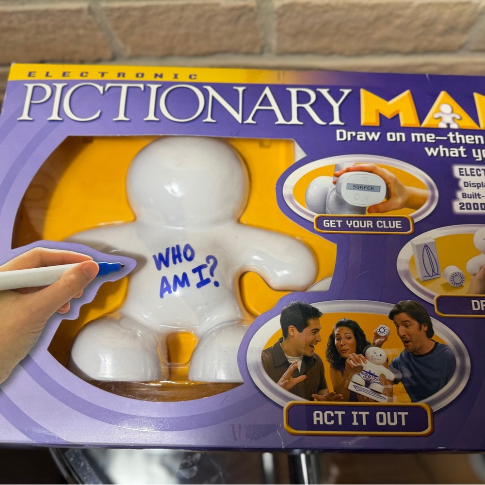 Electronic Pictionary Man Game. Preowned. All parts working , new batteries READ